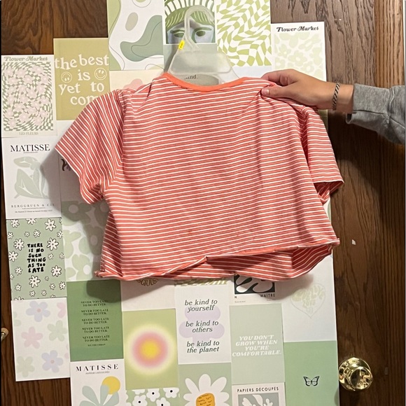 HANES pink and white striped thrifted crop - Picture 2 of 2